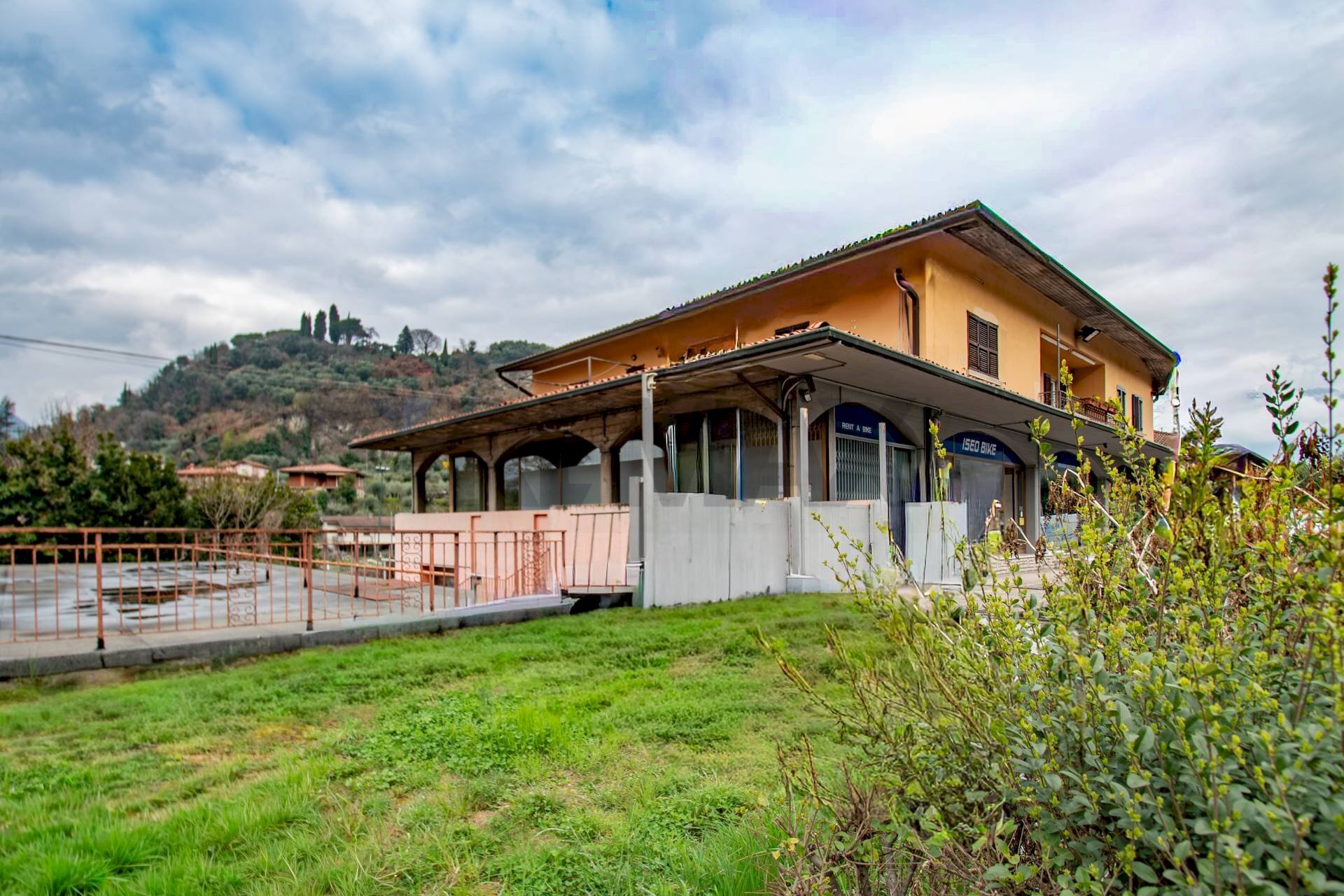 Laboratory Via Vittorio Veneto, 9 
 Pilzone, Iseo - photo 1