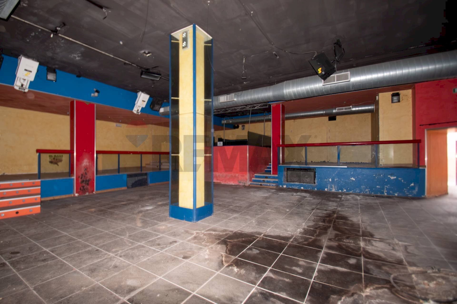 Laboratory Via Vittorio Veneto, 9
Pilzone, Iseo - photo 2