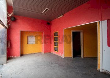 Laboratory Via Vittorio Veneto, 9
Pilzone, Iseo - photo 12