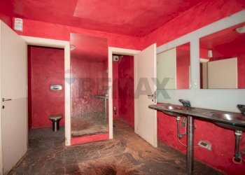 Laboratory Via Vittorio Veneto, 9
Pilzone, Iseo - photo 14