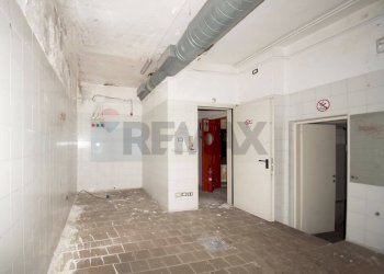 Laboratory Via Vittorio Veneto, 9
Pilzone, Iseo - photo 15