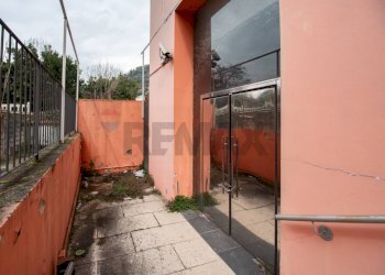 Laboratory Via Vittorio Veneto, 9
Pilzone, Iseo - photo 20