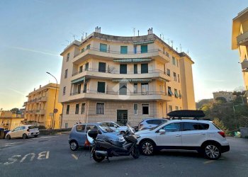 Four-room apartment Via Amerigo Vespucci, Genova (neighborhood Pegli) - photo 2