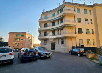 Four-room apartment Via Amerigo Vespucci, Genova (neighborhood Pegli) - photo 3
