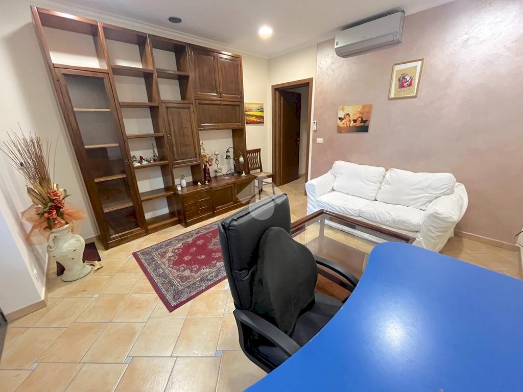 Negozio Via Gioberti, Pinerolo - foto 3