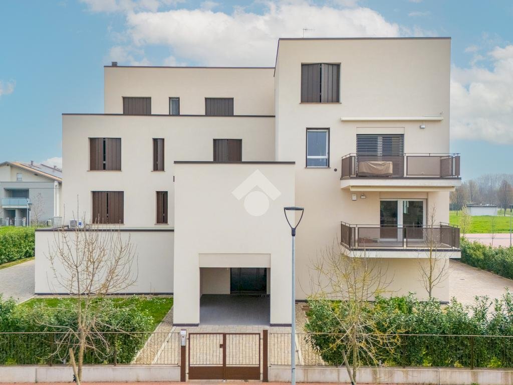 Four-room apartment Via Ilaria Alpi, Novellara - photo 1