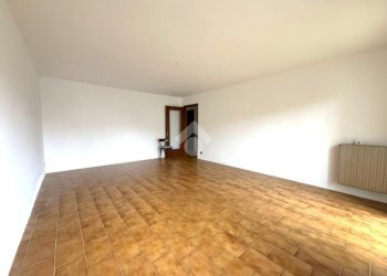 Appartamento Via Barassino, Trecate - foto 1