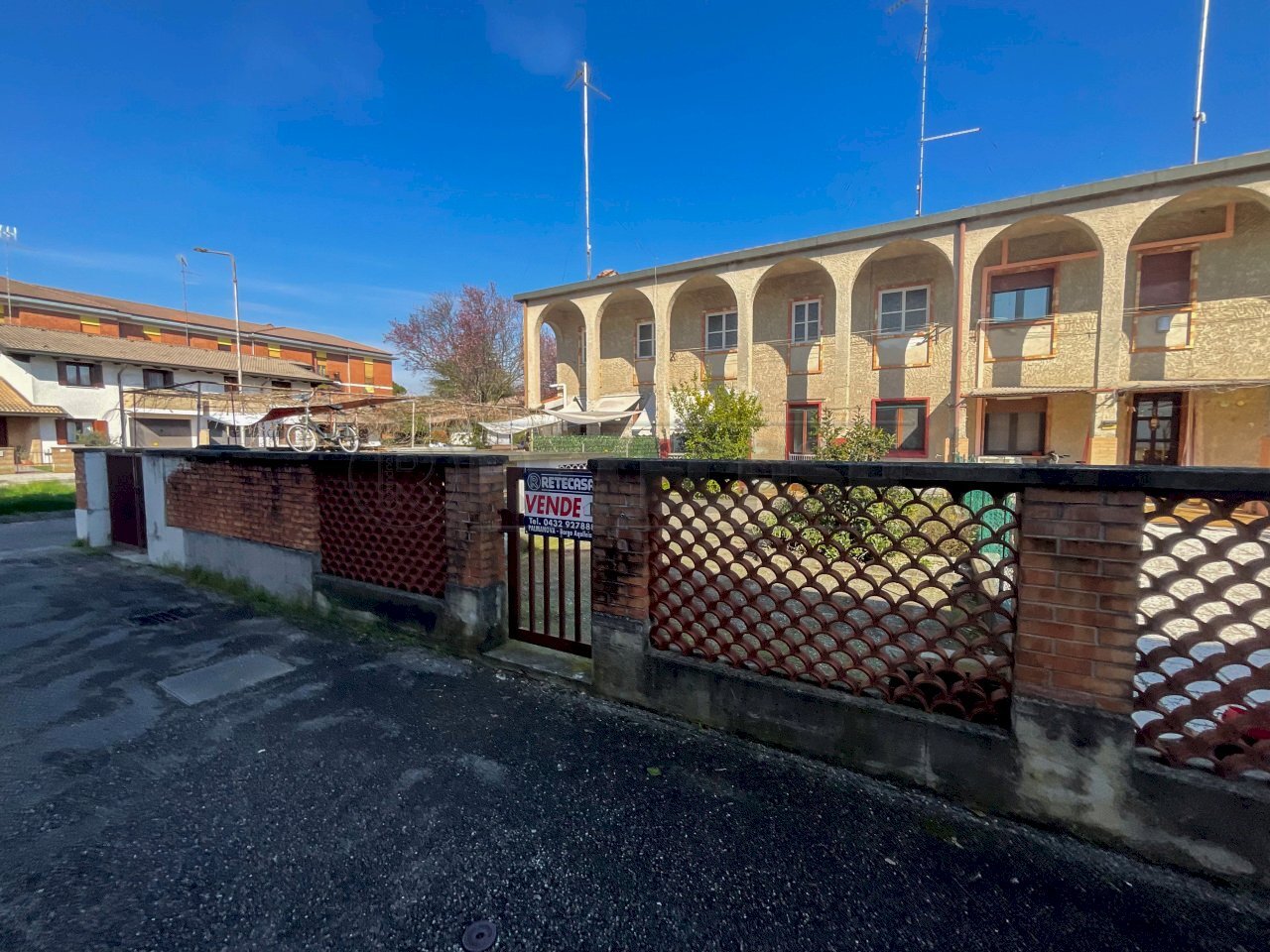 ESTERNI - Villa a Schiera VIALE MARCONI 168, Torviscosa - foto 1