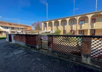 ESTERNI - Villa a Schiera VIALE MARCONI 168, Torviscosa - foto 1