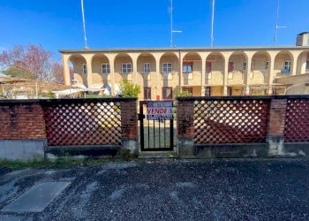 ESTERNI - Villa a Schiera VIALE MARCONI 168, Torviscosa - foto 2