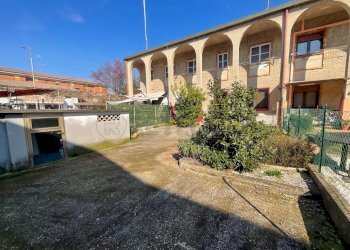 GIARDINO - Villa a Schiera VIALE MARCONI 168, Torviscosa - foto 11