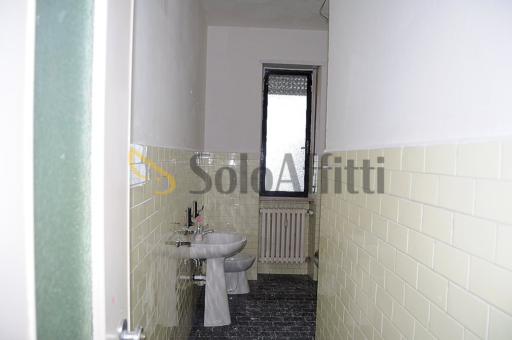 BAGNO - Trilocale Via Montello 2, Settimo Torinese - foto 3