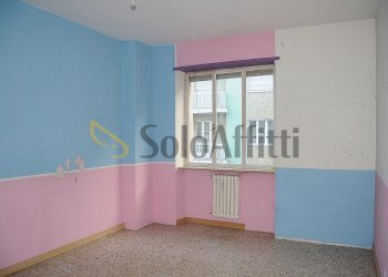 CAMERA DA LETTO 2 - Trilocale Via Montello 2, Settimo Torinese - foto 1