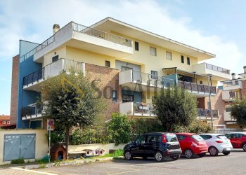 Fiumicino, Isola Sacra - quadrilocale con ampio te - Quadrilocale Via Rocce Anzini, Fiumicino - foto 1