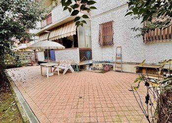 1.jpg - Quadrilocale Via G. Carducci 26, Massa - foto 1