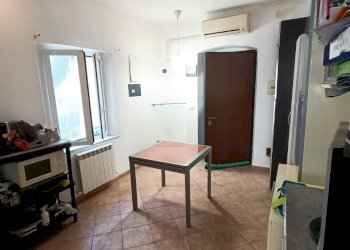 IMG20260313145044.jpg - One-room apartment Via Chiaravagna, Genova (neighborhood Sestri Ponente) - photo 6