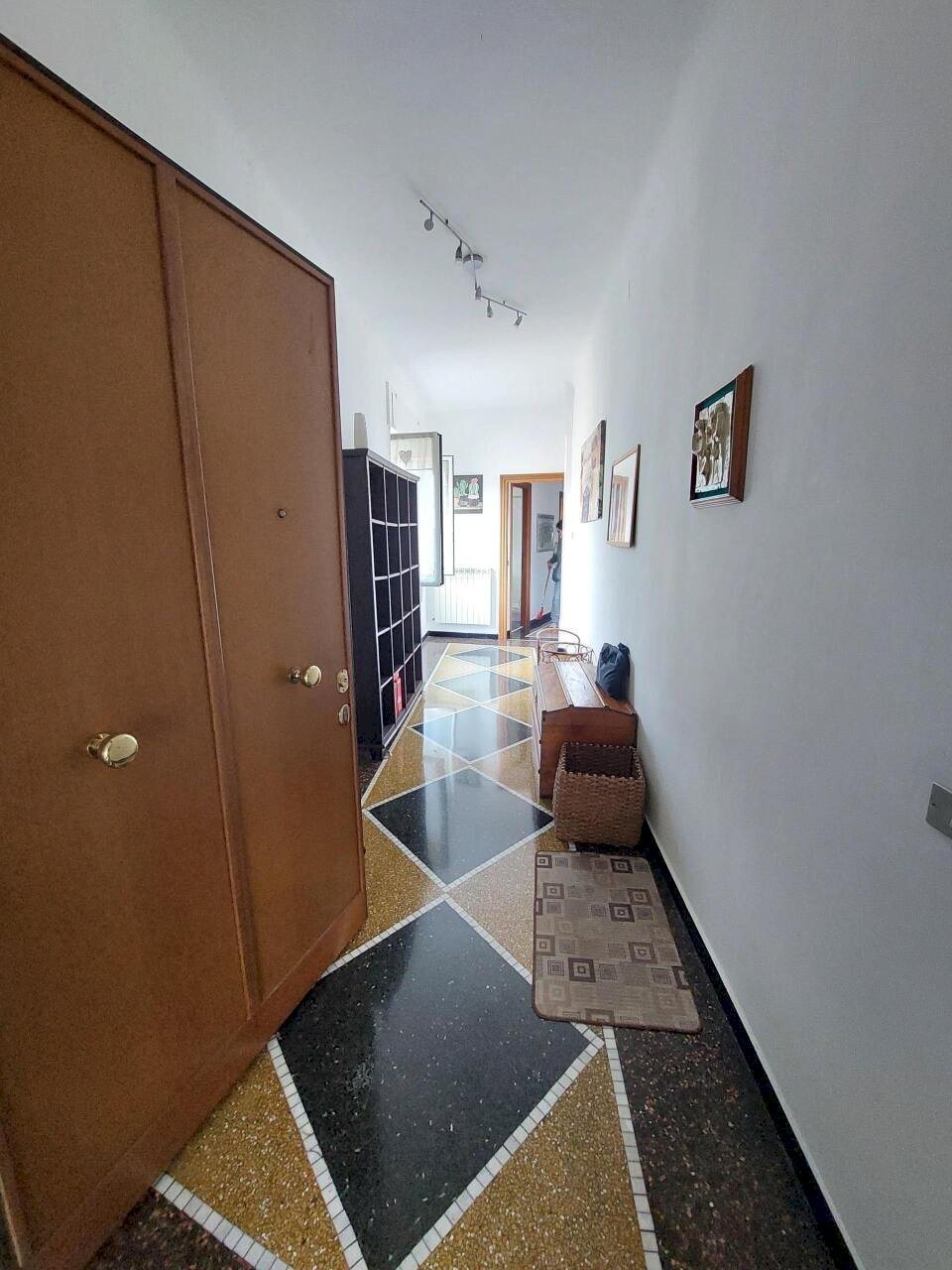 20251215_100646.jpg - Three-room apartment Passo della Zebra, Genova (neighborhood Marassi) - photo 2