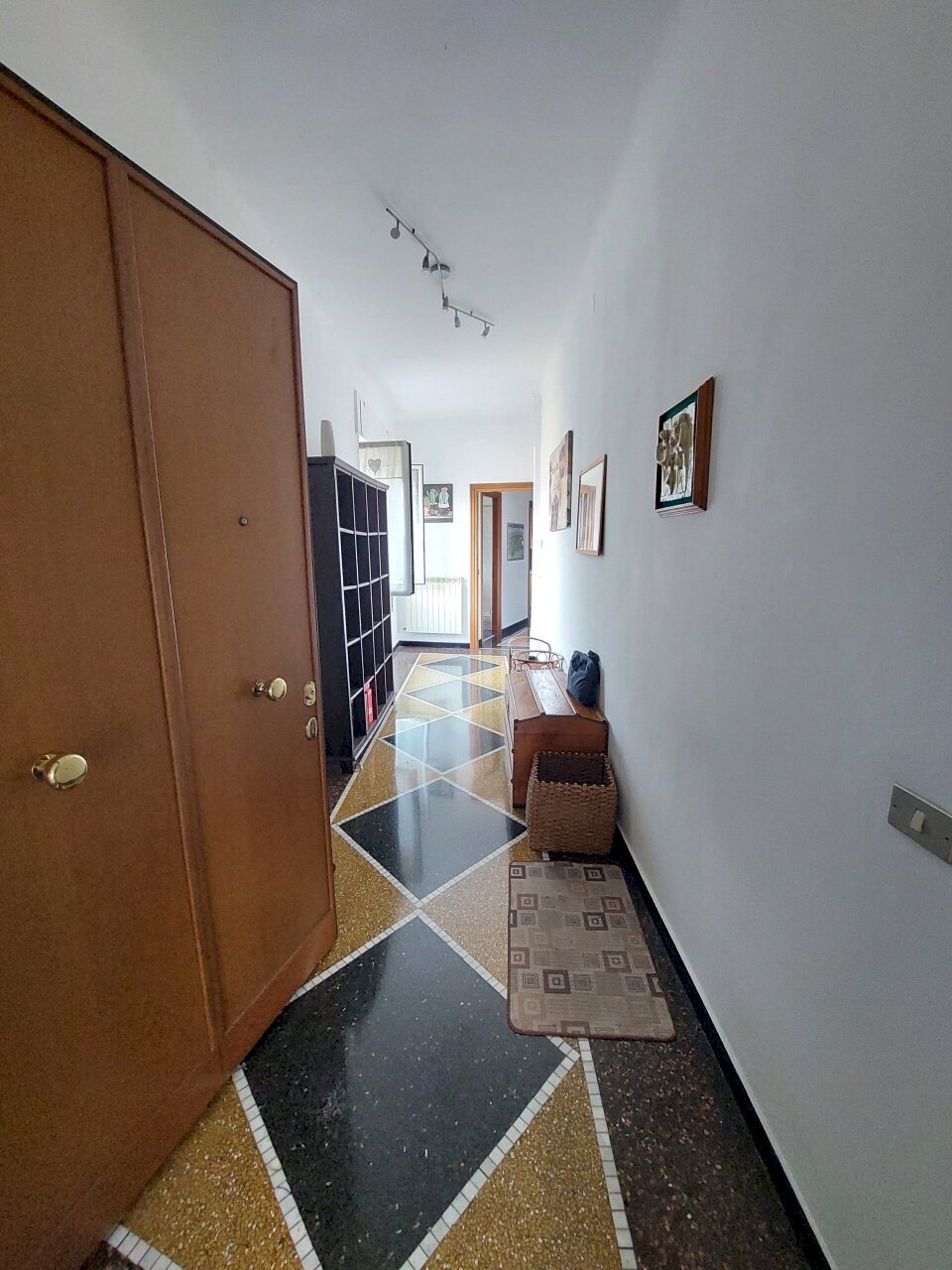 20251215_100655.jpg - Three-room apartment Passo della Zebra, Genova (neighborhood Marassi) - photo 3