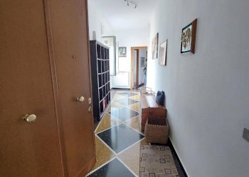 20251215_100646.jpg - Three-room apartment Passo della Zebra, Genova (neighborhood Marassi) - photo 2