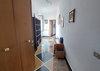 20251215_100655.jpg - Three-room apartment Passo della Zebra, Genova (neighborhood Marassi) - photo 3