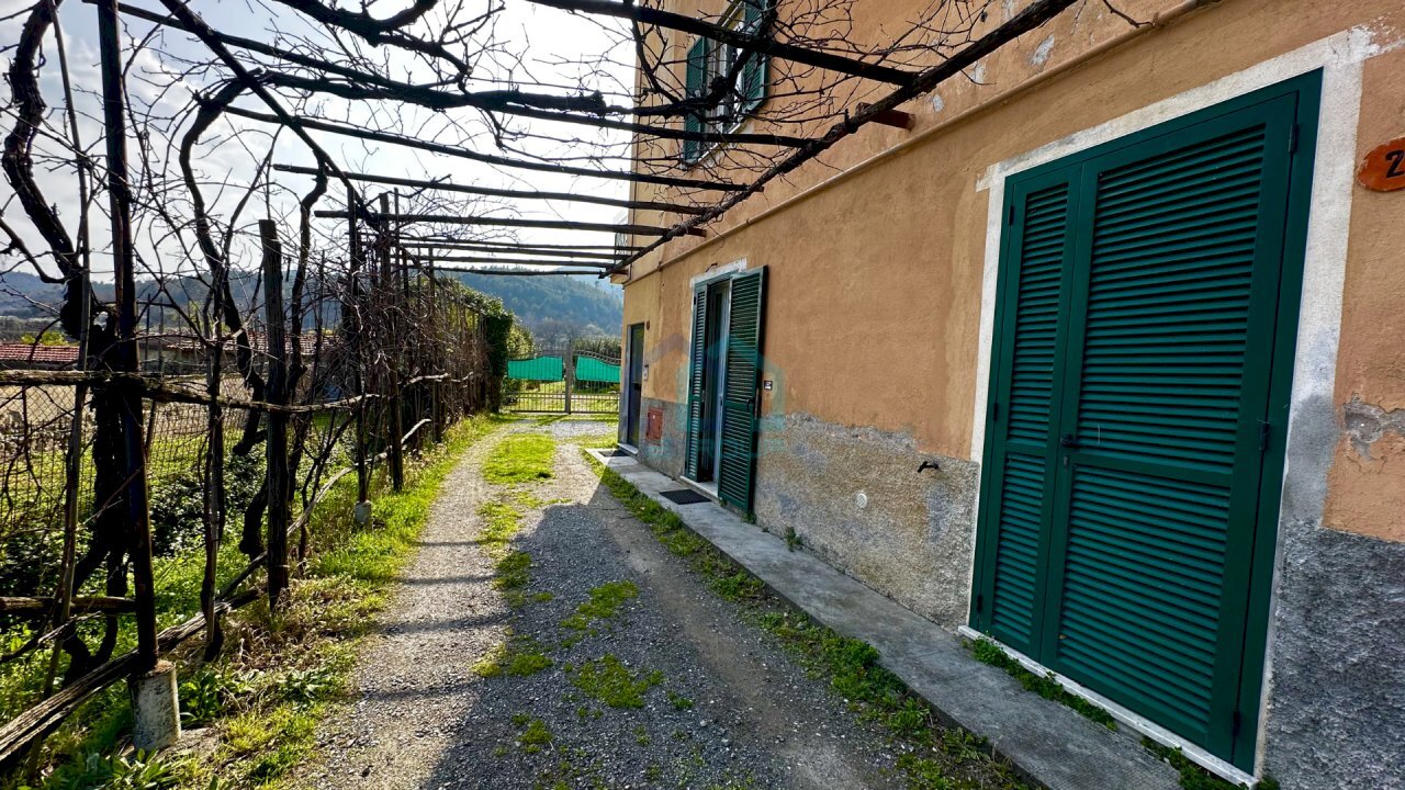 ingresso palazzo - Appartamento Via Savona 6, Quiliano - foto 1