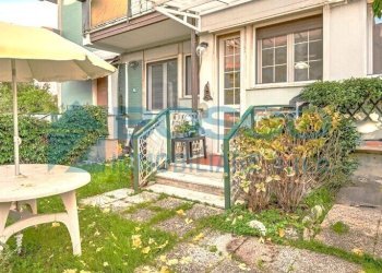 e.jpg - Bilocale La Spezia - foto 1