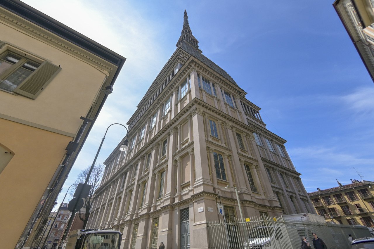 Via Ferrari 0-2.JPG - Stable - Palace Via Gaudenzio Ferrari 9, Torino (neighborhood Centro) - photo 1