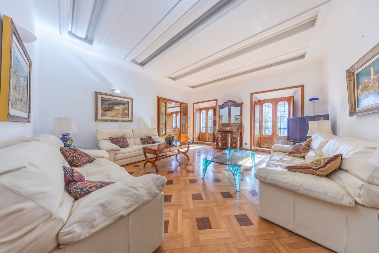 7.jpg - Trilocale Via della Croce 71, Roma - foto 1