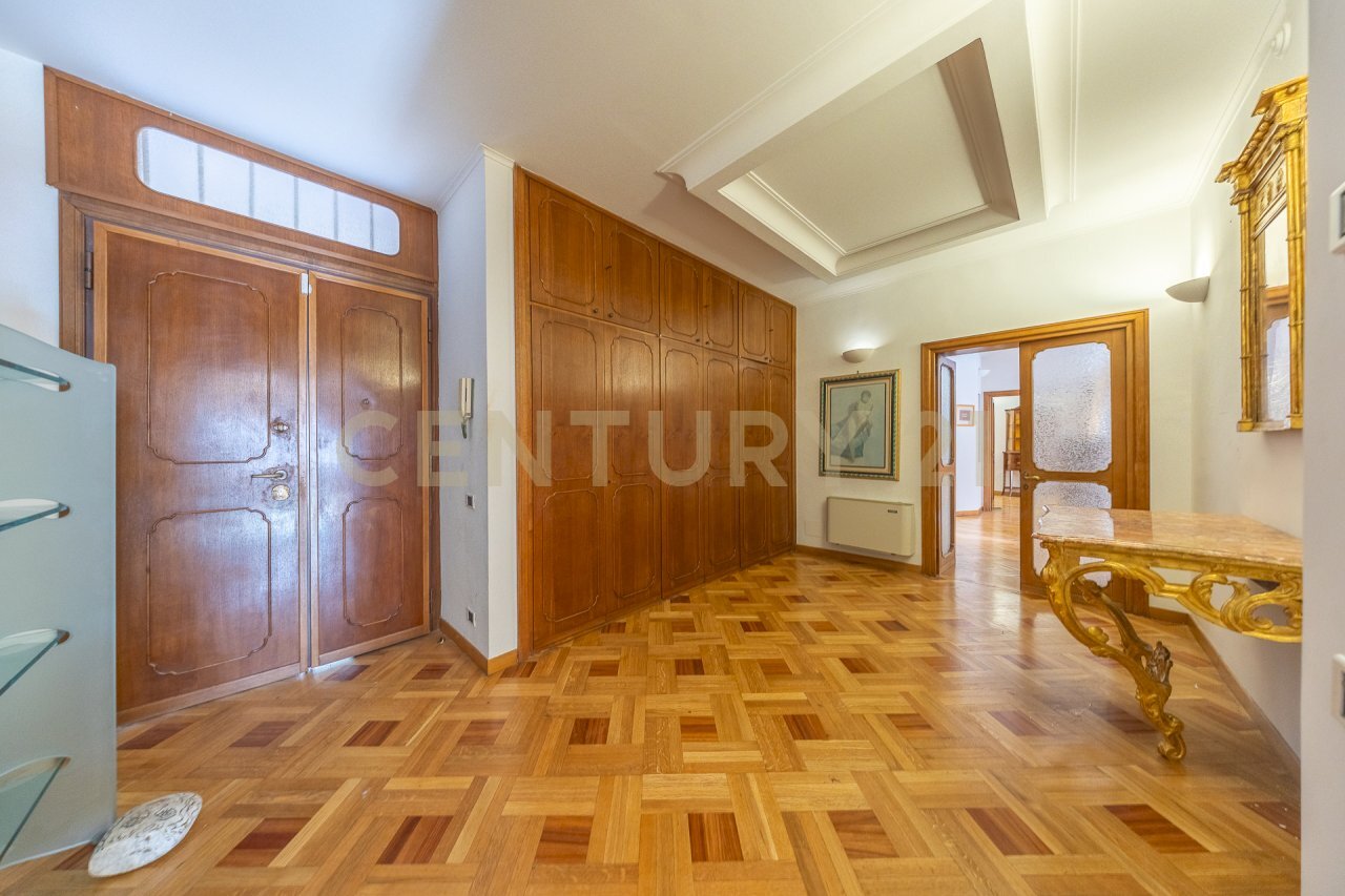 1.jpg - Trilocale Via della Croce 71, Roma - foto 2