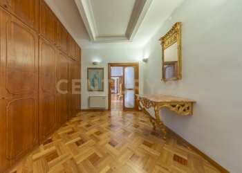 2.jpg - Trilocale Via della Croce 71, Roma - foto 3