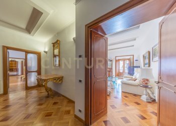 6.jpg - Trilocale Via della Croce 71, Roma - foto 7