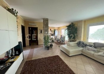 1703147165477.jpg - Villa Via Rittatore Von Willer 42c, Cavriana - photo 1