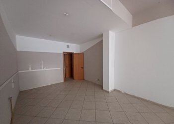 209b9520-597a-470f-8b10-1cde0ad7a0c6.jpg - Commercial Premises Trento - photo 5