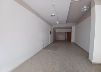 cec90abb-95d4-411c-a3a8-bbb0b280dc3b.jpg - Commercial Premises Trento - photo 12