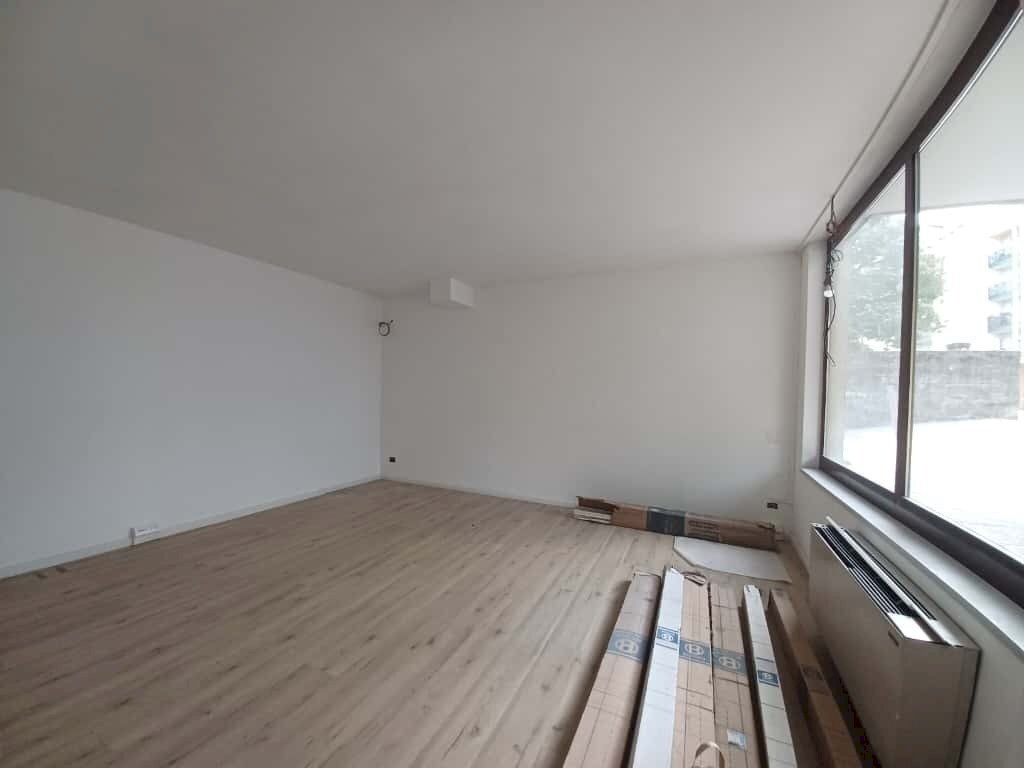 6016f0ed-b519-4369-8551-5871d8a187a5.jpg - Commercial Premises Trento - photo 2