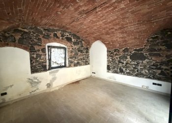 IMG_3007.jpeg - Locale Commerciale Via Sobborgo Spina, Sarzana - foto 1