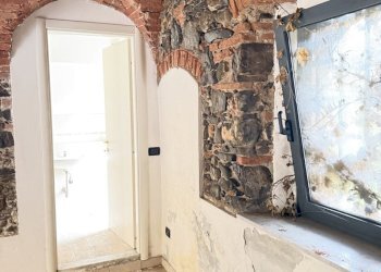 IMG_3011.jpeg - Locale Commerciale Via Sobborgo Spina, Sarzana - foto 5