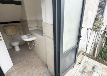 IMG_3014.jpeg - Locale Commerciale Via Sobborgo Spina, Sarzana - foto 8