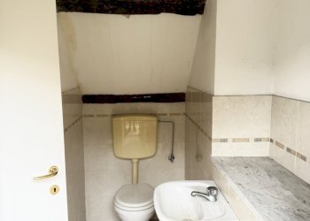 IMG_3016.jpeg - Locale Commerciale Via Sobborgo Spina, Sarzana - foto 10