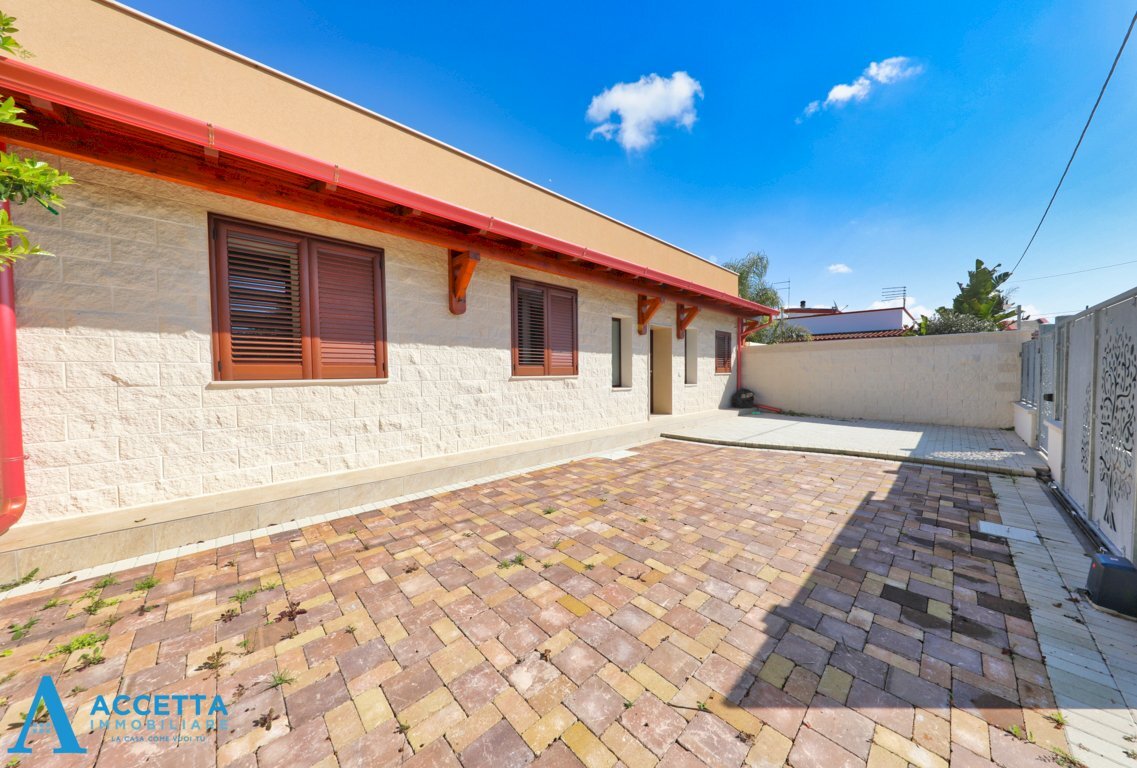 facciata - Villa Via Lorenzo il Magnifico, Taranto - photo 1