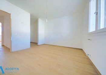 camera da letto - Villa Via Lorenzo il Magnifico, Taranto - foto 12