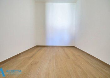 camera da letto - Villa Via Lorenzo il Magnifico, Taranto - foto 13