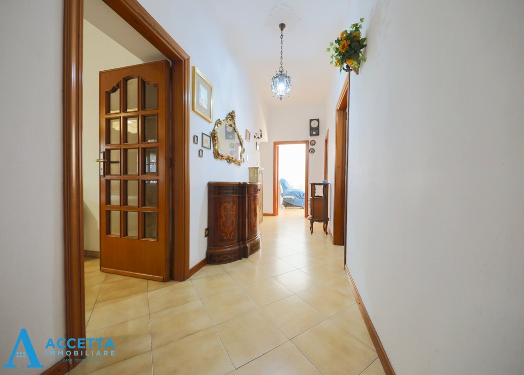 corridoio - Four-room apartment Via della Croce 2, Taranto - photo 3
