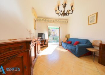 soggiorno - Four-room apartment Via della Croce 2, Taranto - photo 1