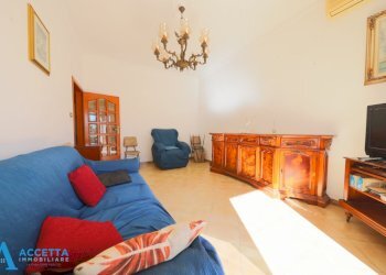 soggiorno - Four-room apartment Via della Croce 2, Taranto - photo 6