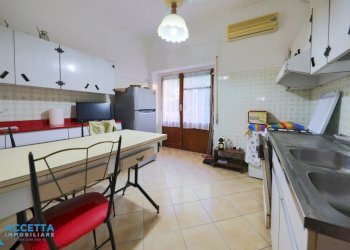 cucina - Four-room apartment Via della Croce 2, Taranto - photo 19