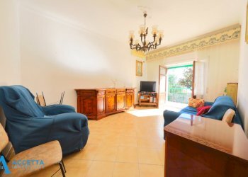 soggiorno - Four-room apartment Via della Croce 2, Taranto - photo 24