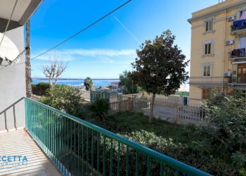 balcone - Four-room apartment Via della Croce 2, Taranto - photo 25