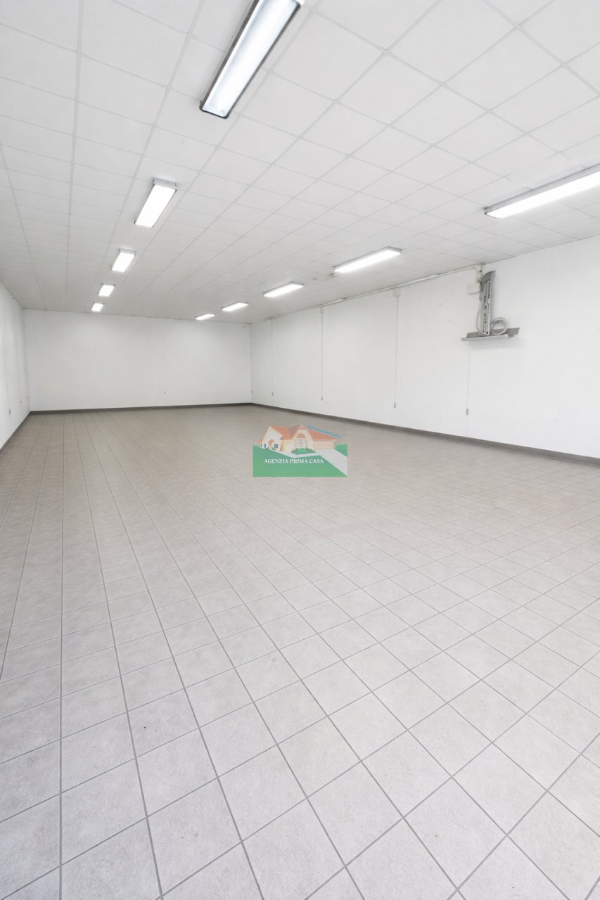 IMG_6977.PNG - Locale Commerciale Viale Leon Battista Alberti, Ravenna - foto 1