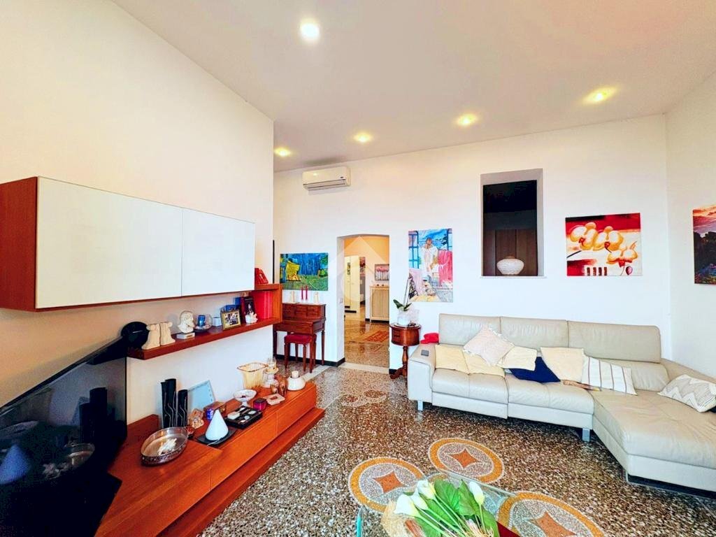 Four-room apartment Corso Cristoforo Colombo, Savona (neighborhood Centro) - photo 3